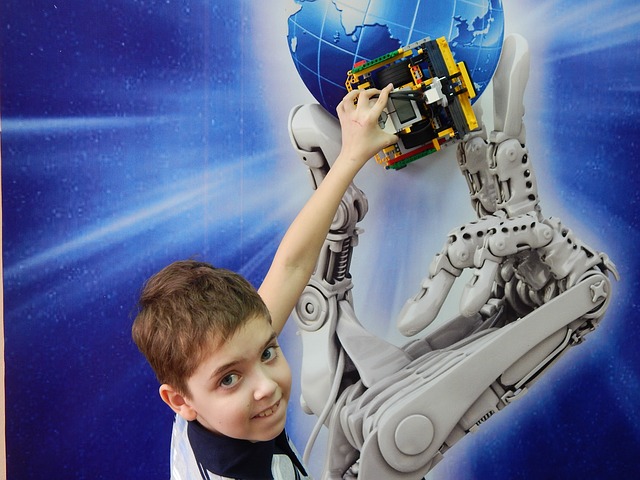 Dnevi računalništva v Polhovem Gradcu: pametni roboti in zanimive aplikacije