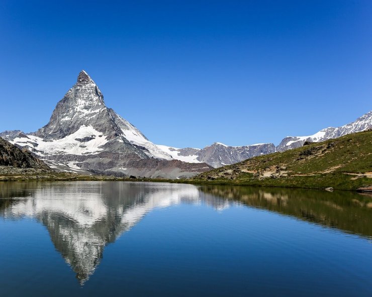 Ustekleničen zrak iz švicarskih Alp naprodaj na spletu
