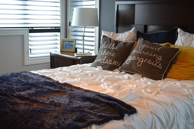 bed-1348721_640