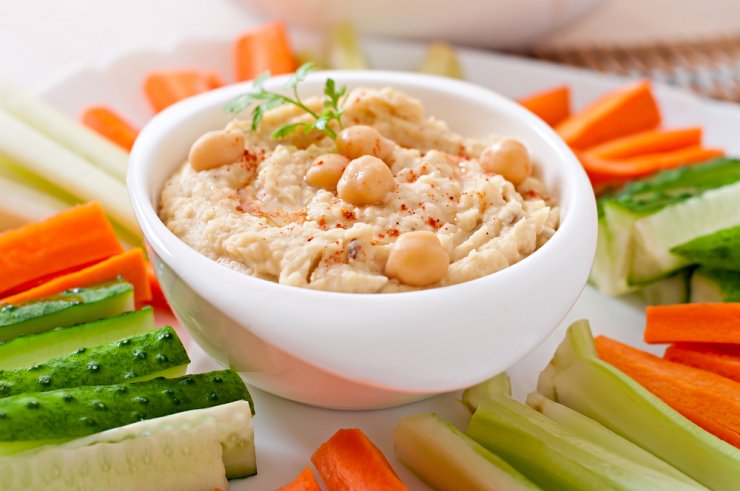 humus z zelenjavo