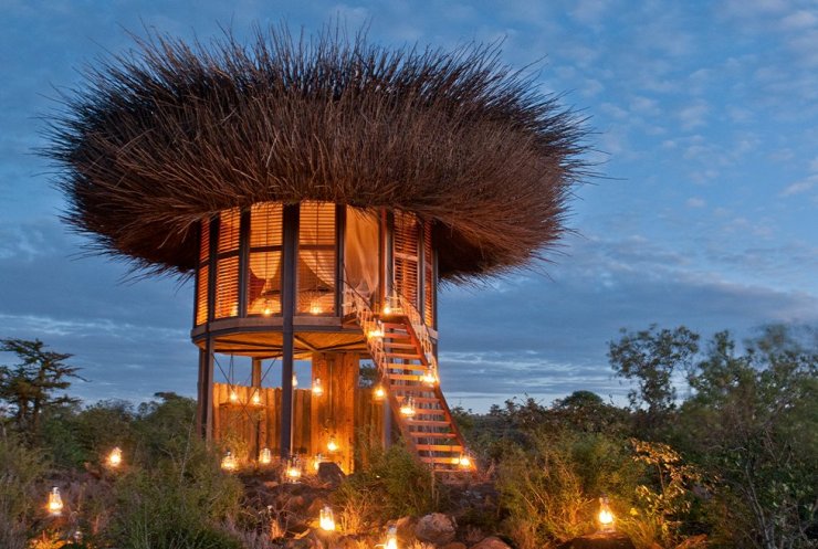 Vila v Keniji, ki je videti kot gnezdo, ponuja razgled iz ptičje perspektive