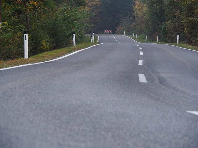 V Sloveniji lani na cestah umrlo 50 oseb