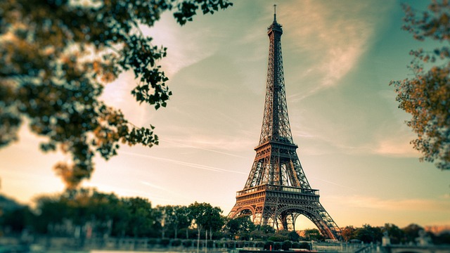 eiffel-tower-2810259_640