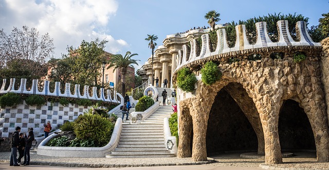 guell-park-1157681_640