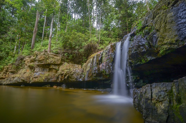 waterfall-2022673_640