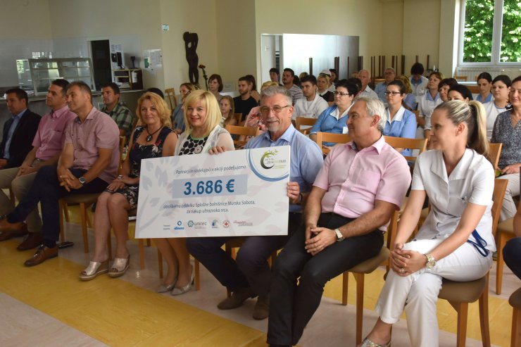 Zbrali prek 10 ton plastenk za novorojenčke v murskosoboški bolnišnici