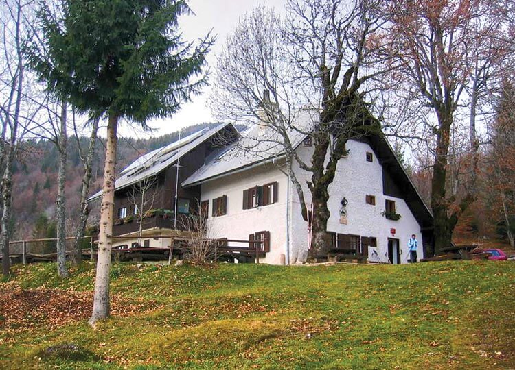 Kosijev dom na Vogarju (1054 m)
