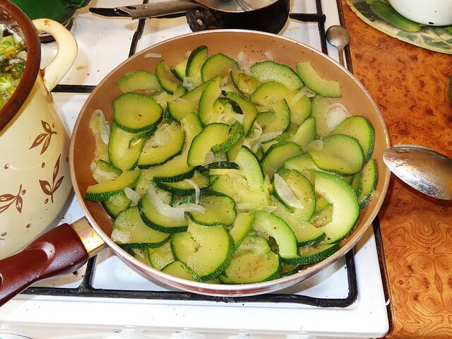 zucchini-958125_640