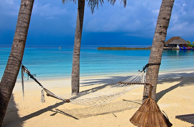 beach-1044369_640