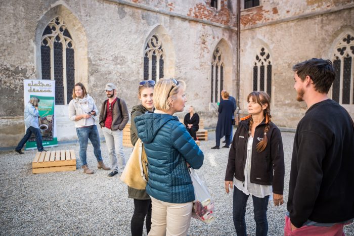 Na dvorišču dominikanskega samostana