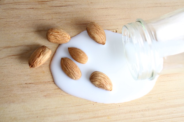 almonds-3636559_640