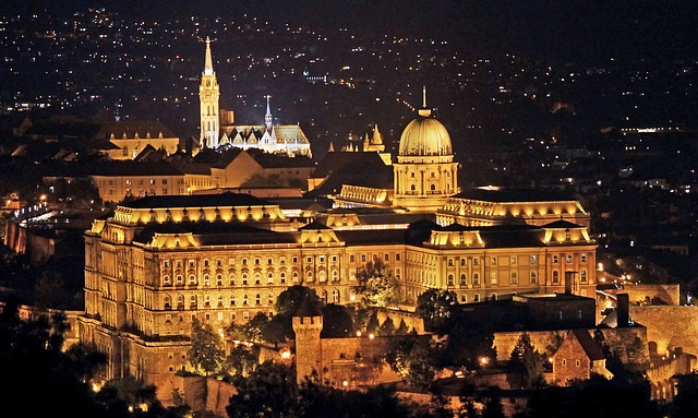 budapest-1814953_640