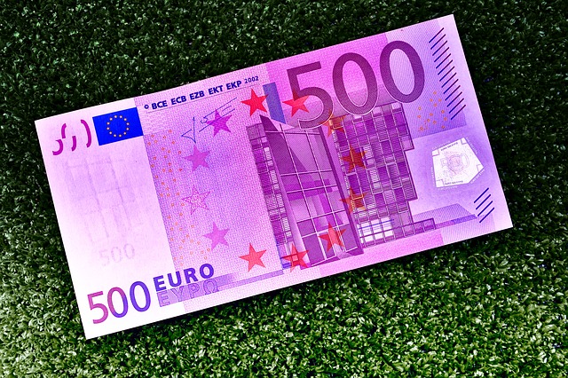 6 enostavnih namigov za varčevanje, ki se jih lahko drži prav vsak