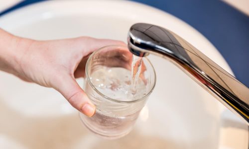 Vpliv okolja na zdravje: kakovost pitne vode