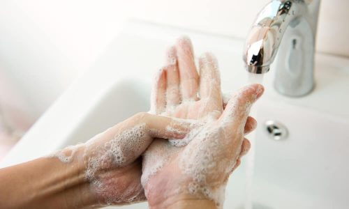 (Pravilno) umivanje rok je marsikomu še vedno neznanka