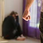 Nasilje v družini: letos za 25 % več primerov